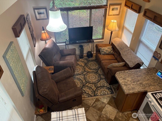 1021 N Potlatch Property Photo 6
