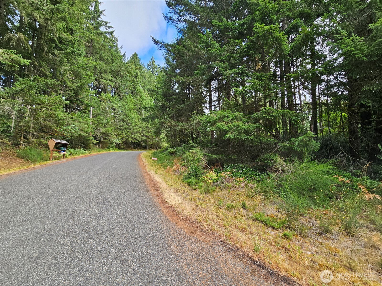 9325 123rd Avenue Property Photo 3