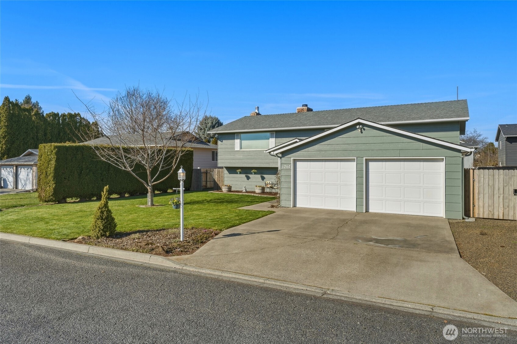 1267 Se Constitution Drive Property Photo 4