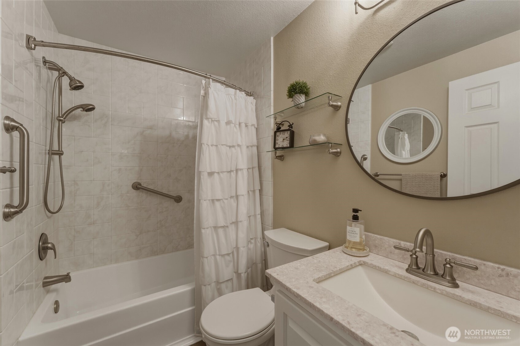 1267 Se Constitution Drive Property Photo 9