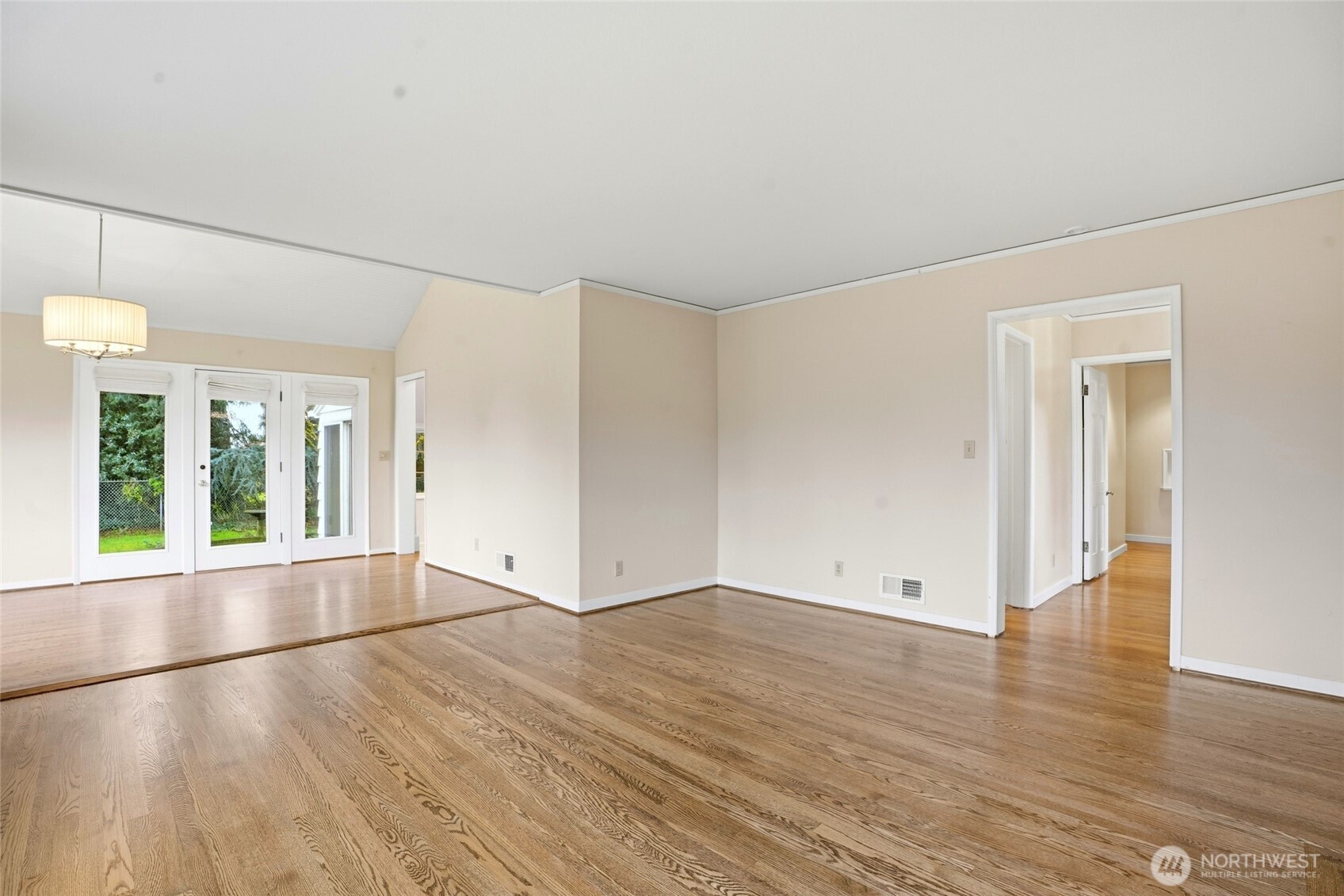 300 S Devine Road Property Photo 8