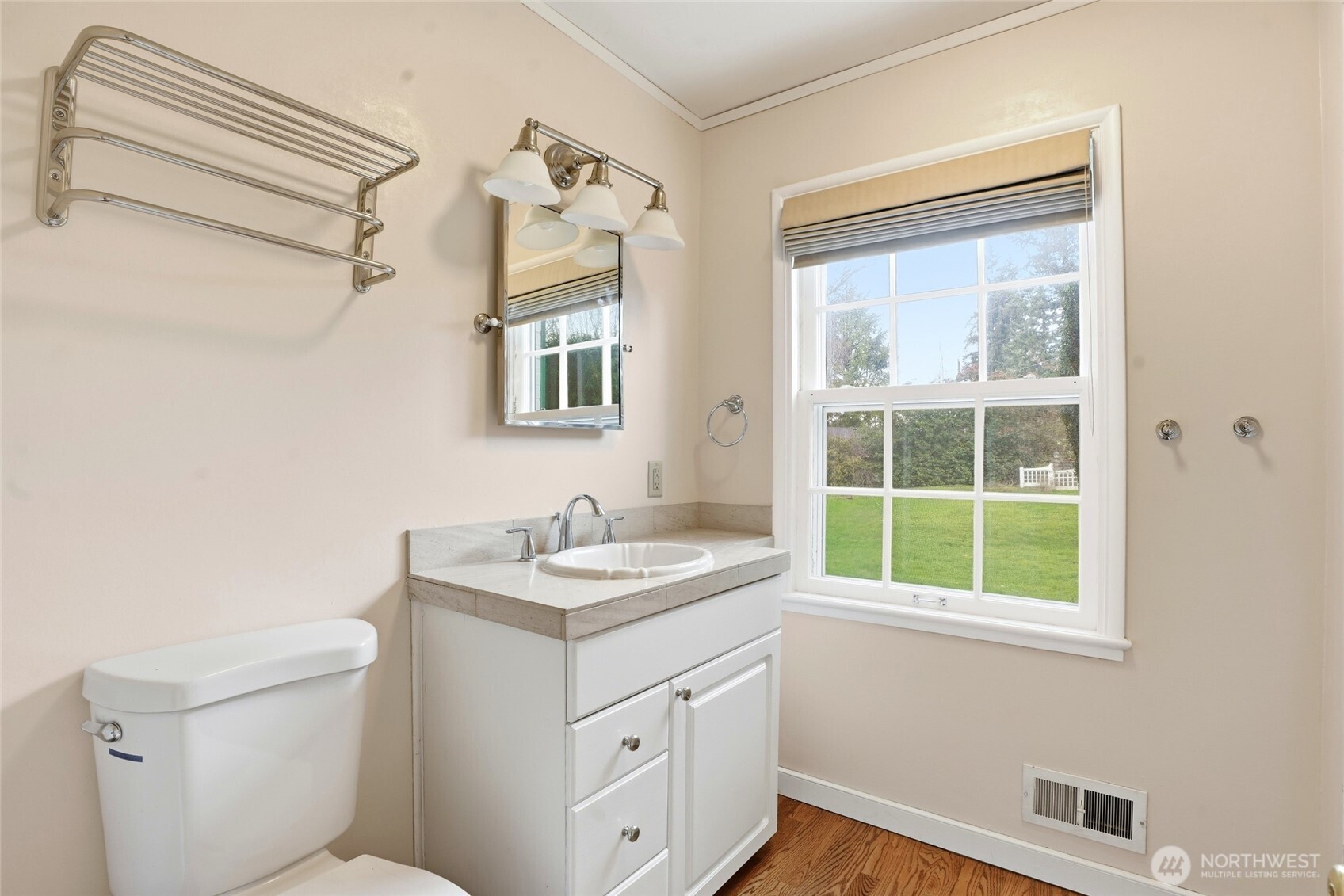 300 S Devine Road Property Photo 15