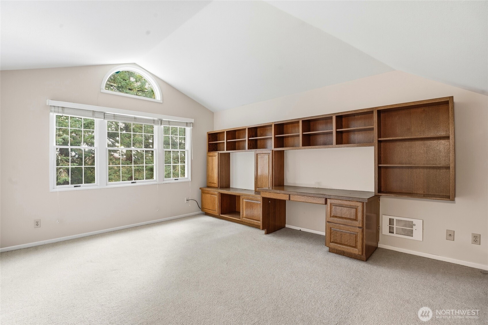 300 S Devine Road Property Photo 17