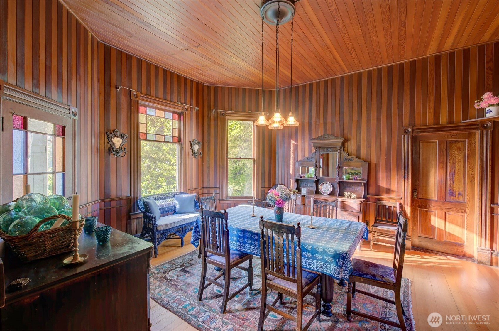 1103 37th Place Property Photo 12