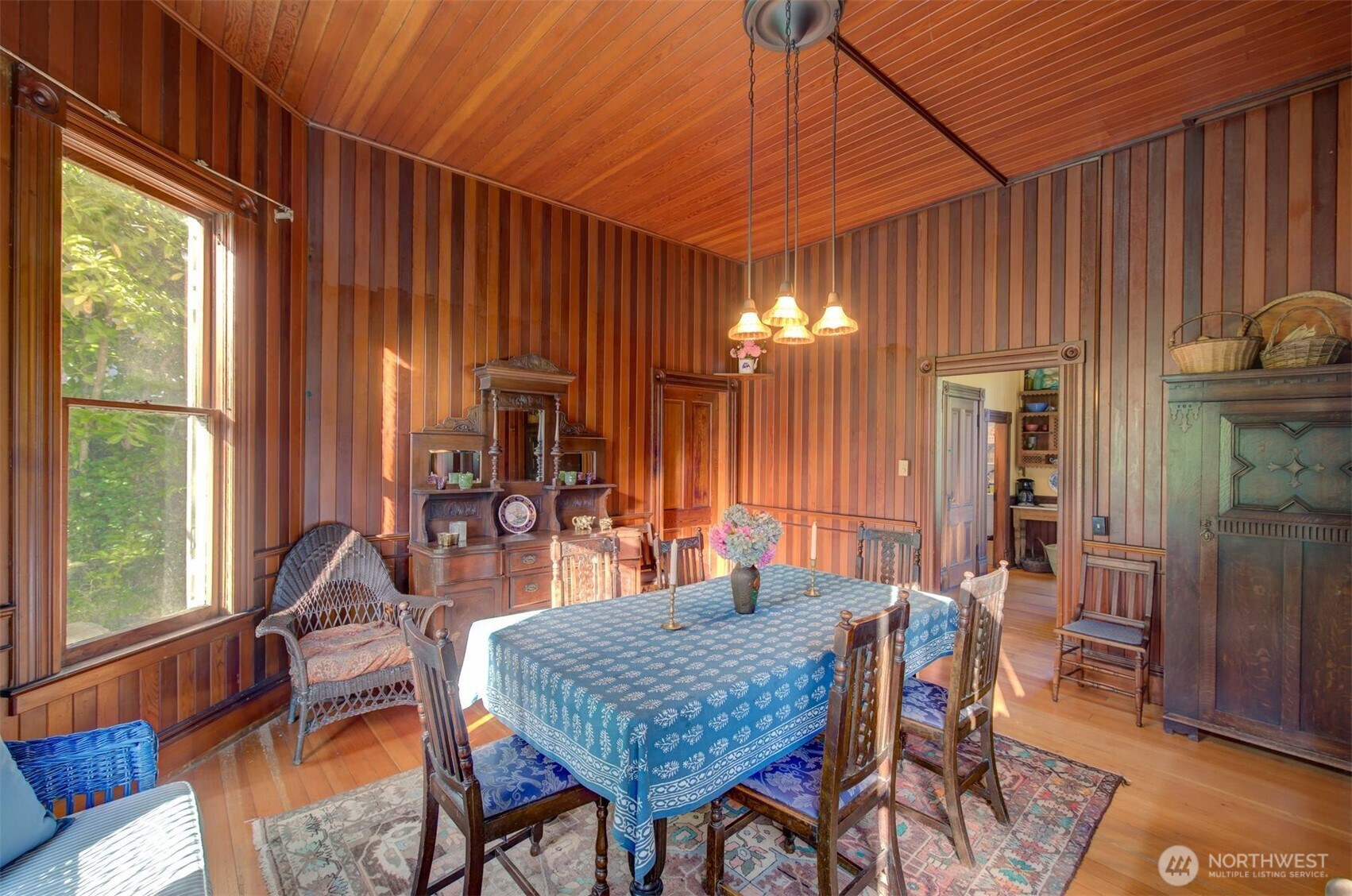 1103 37th Place Property Photo 14