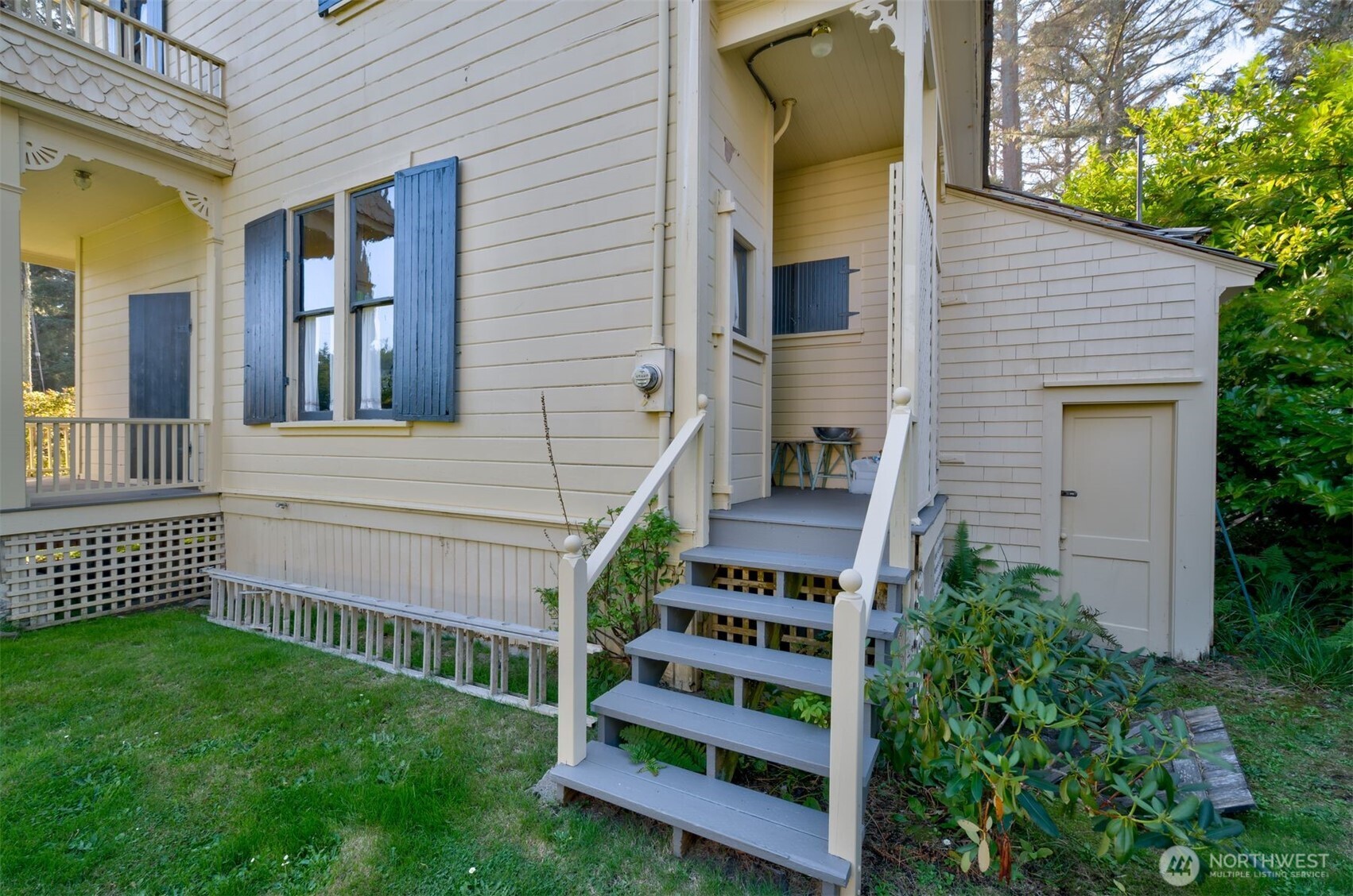 1103 37th Place Property Photo 28