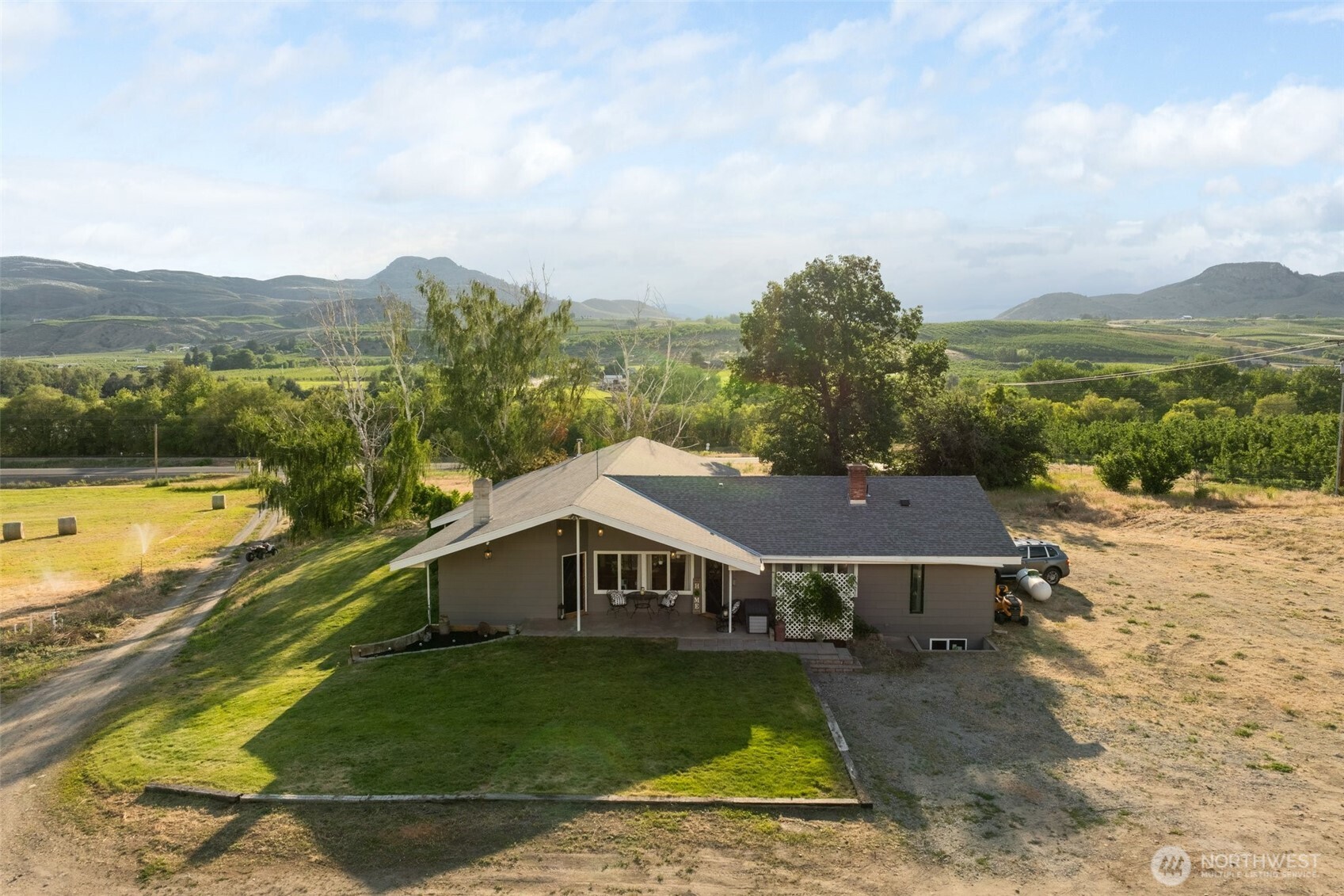 32026 Highway 97 Property Photo 2