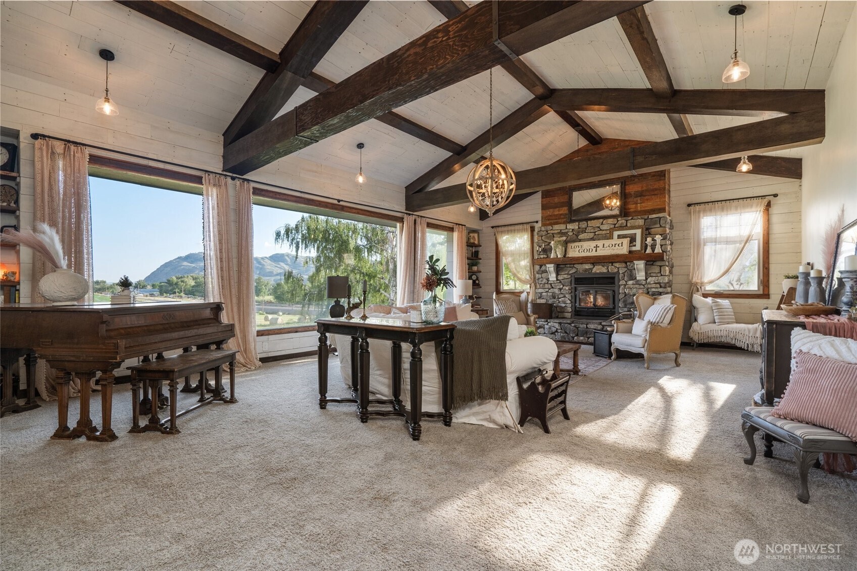 32026 Highway 97 Property Photo 6