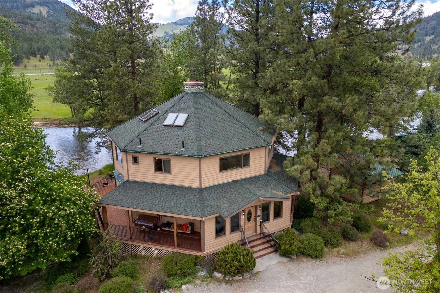 21 Louie Creek Road Property Photo 1