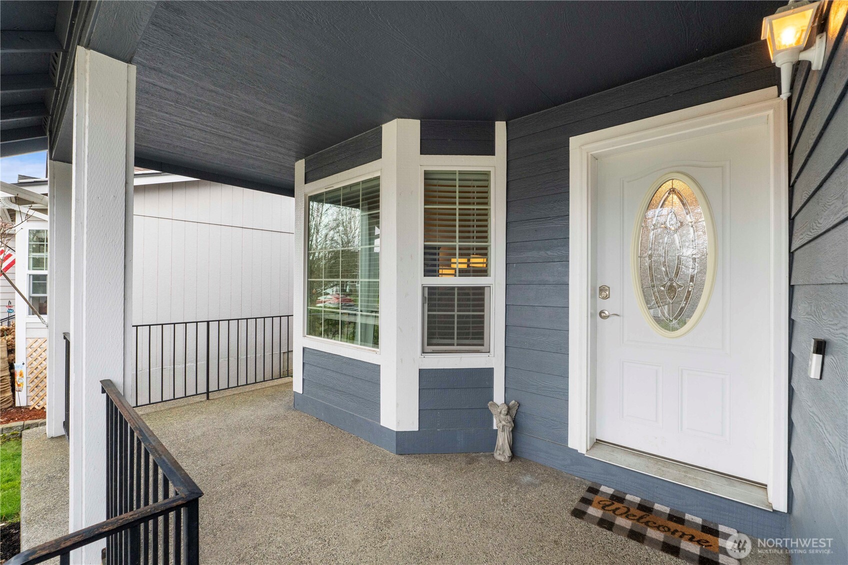 16541 Rainier View Drive Property Photo 3