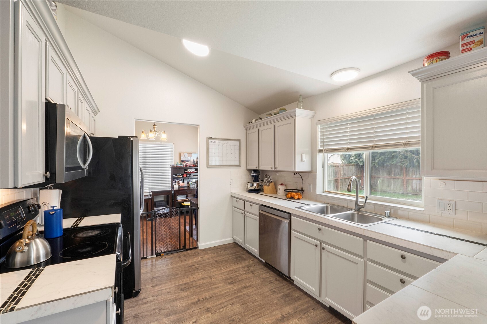 16541 Rainier View Drive Property Photo 12
