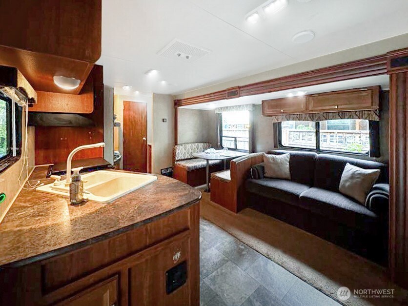 47 Wilderness Way Property Photo 7