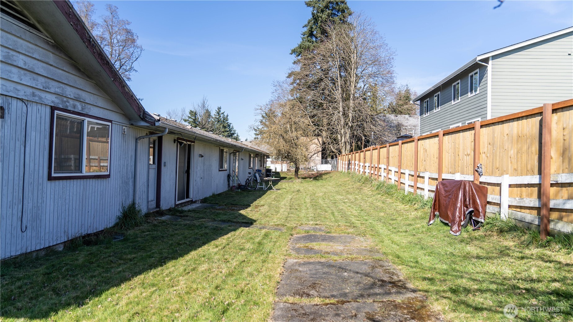 10415 10423 Golden Given Road Property Photo 8