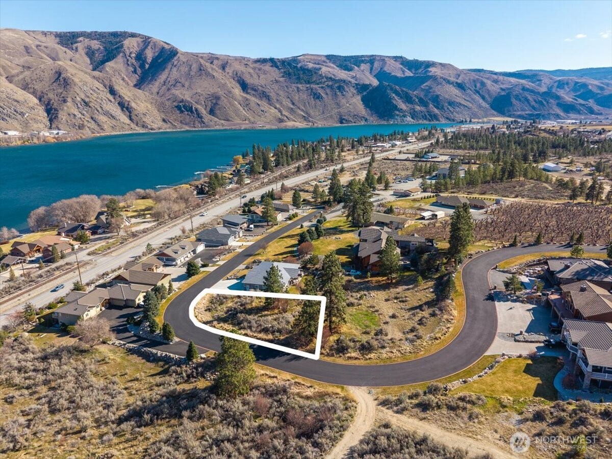 15315 Lakeview Street Property Photo 1