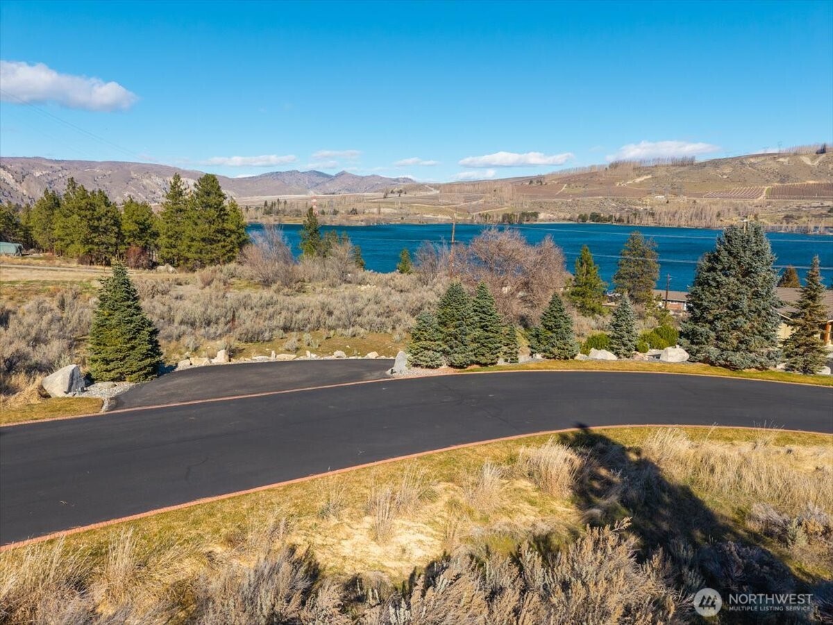 15315 Lakeview Street Property Photo 4