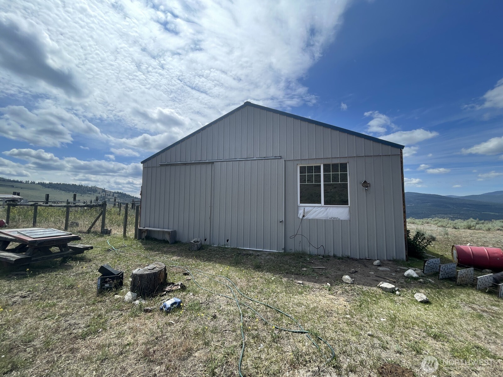 16 Breezy Lane Property Photo 7
