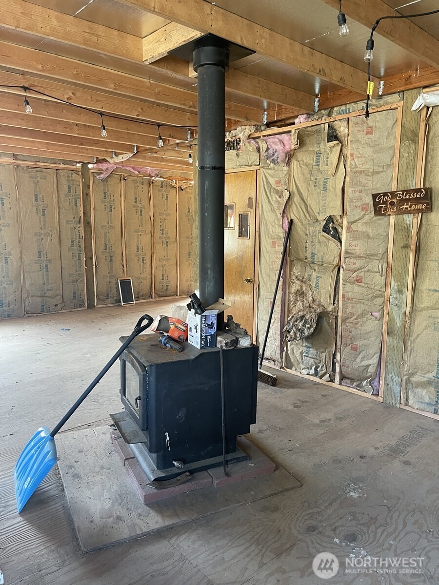 16 Breezy Lane Property Photo 12