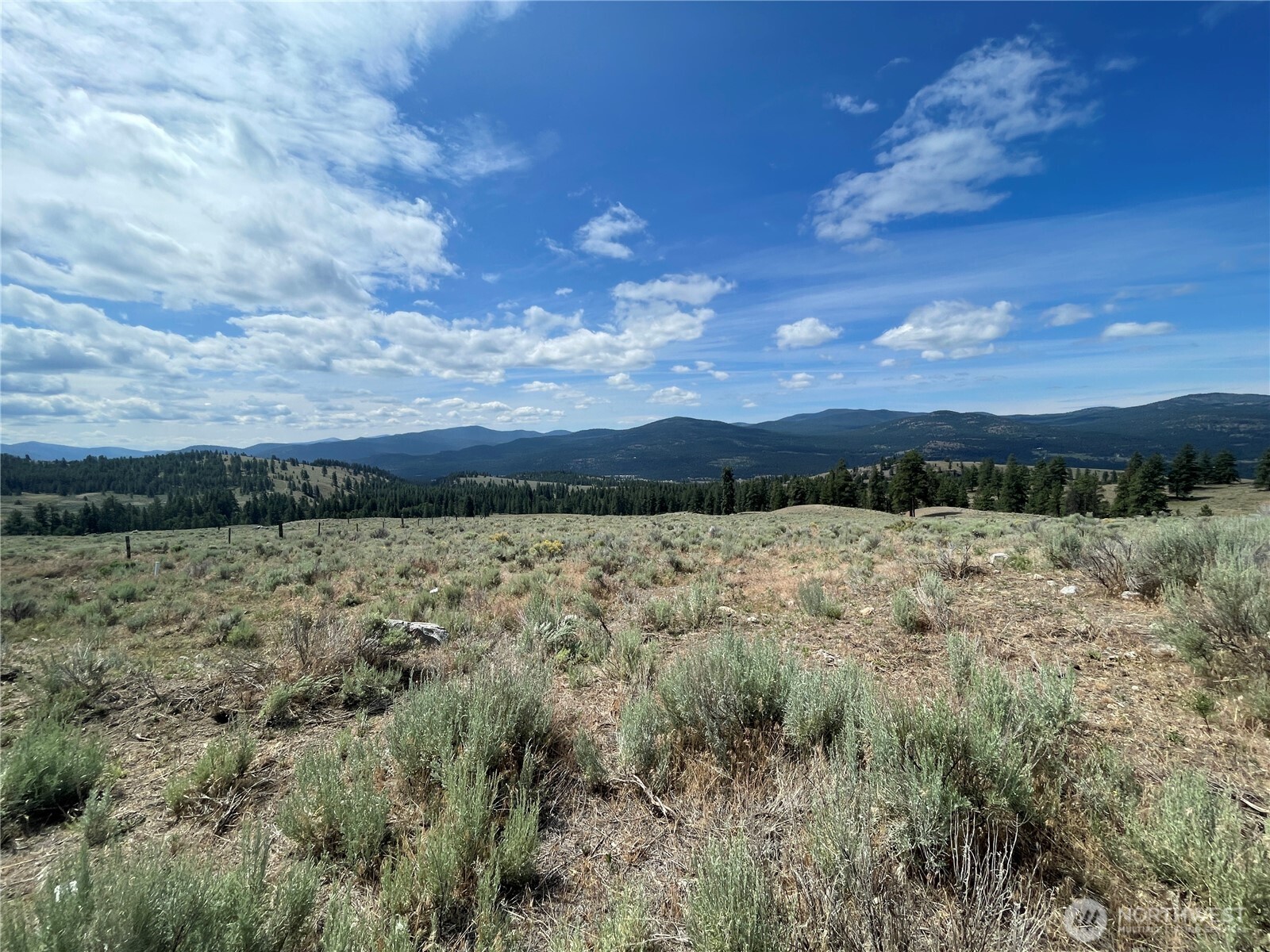 16 Breezy Lane Property Photo 24