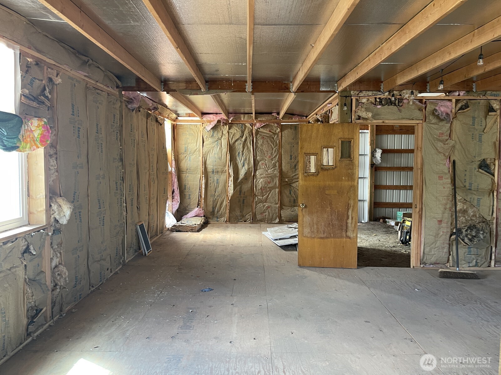 16 Breezy Lane Property Photo 28