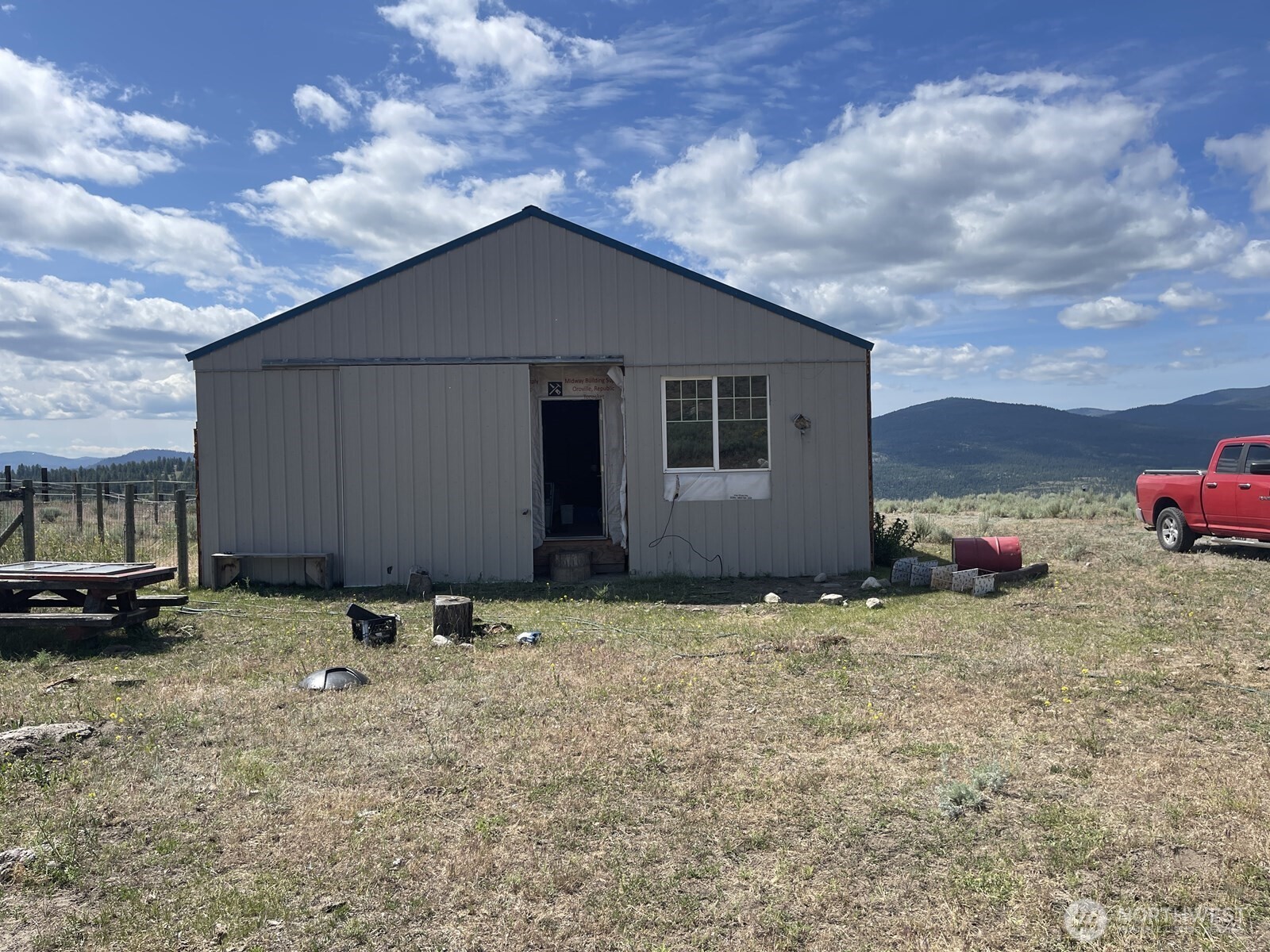 16 Breezy Lane Property Photo 31