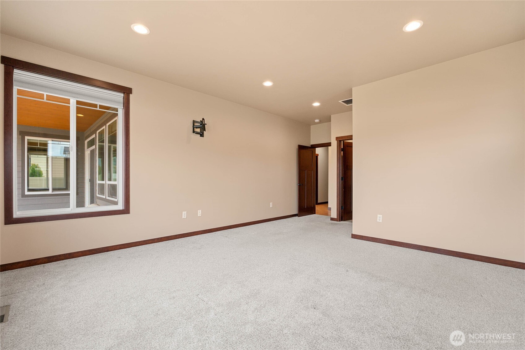 755 S Perry Avenue Property Photo 16