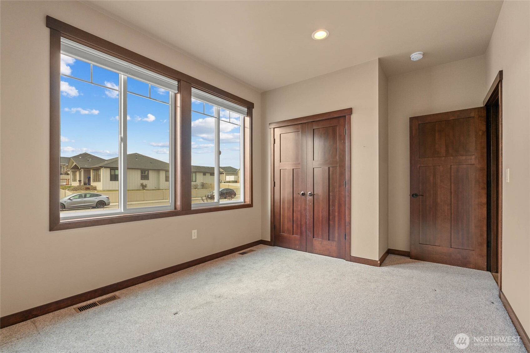 755 S Perry Avenue Property Photo 25
