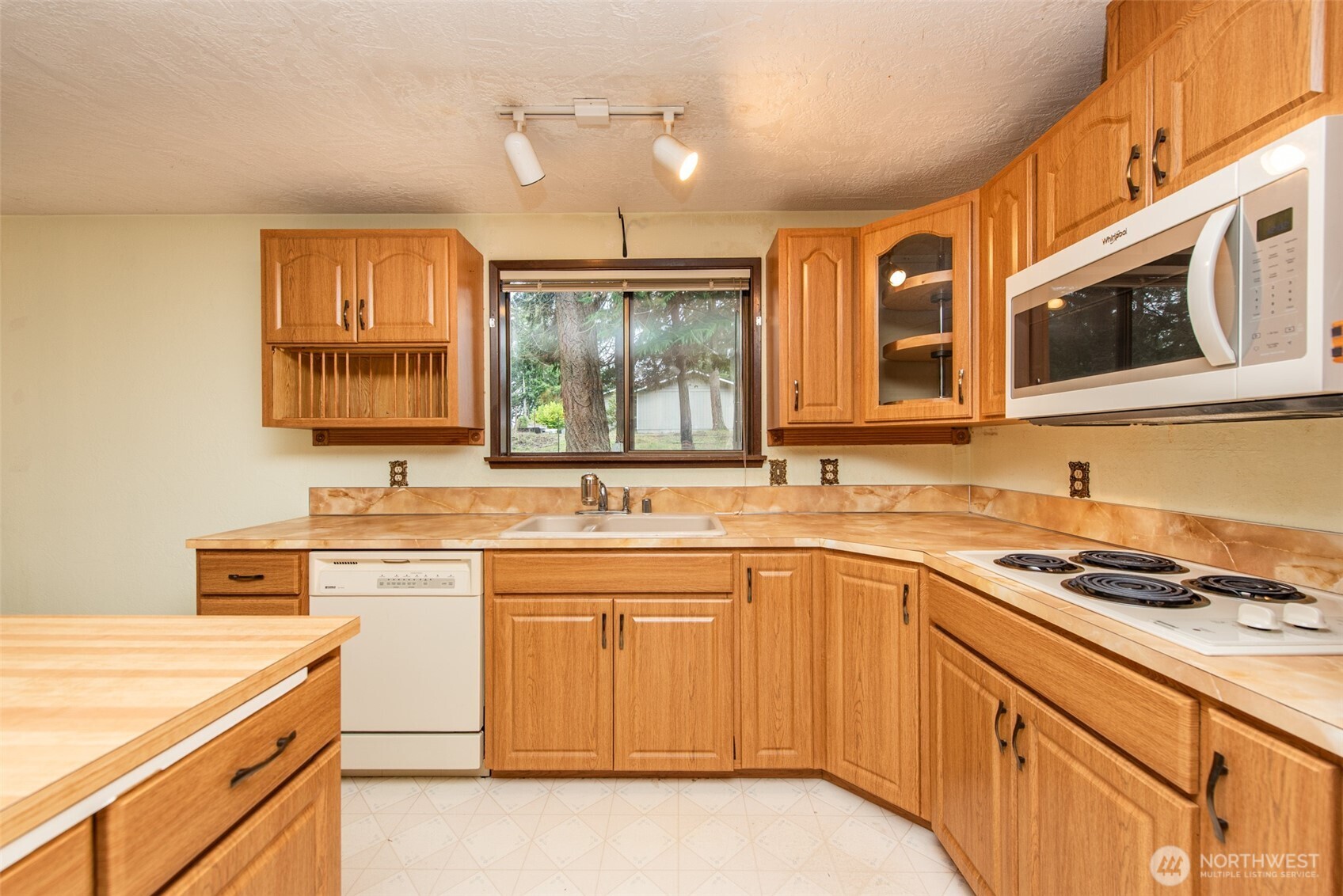 10 Percy Lane Property Photo 12