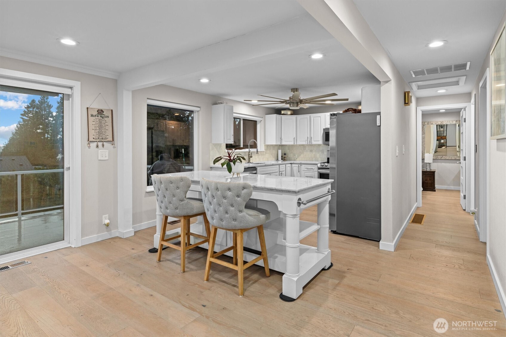 3415 N Garden Avenue Property Photo 13