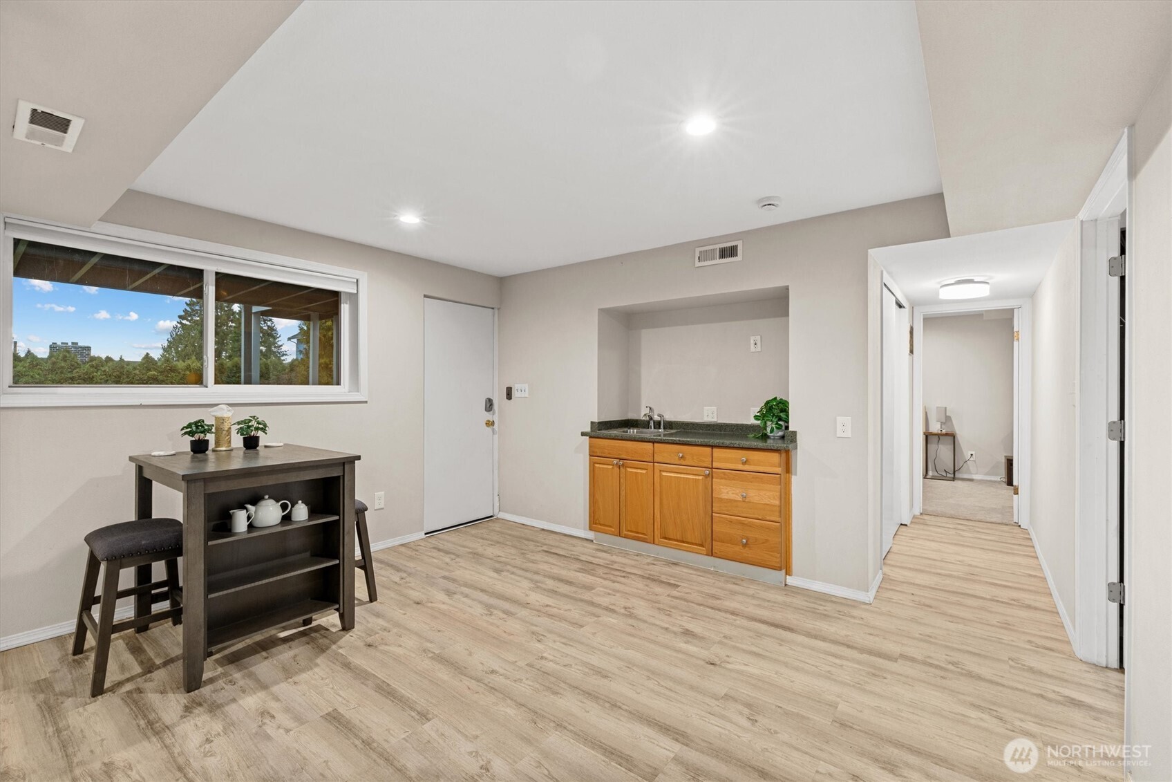 3415 N Garden Avenue Property Photo 24