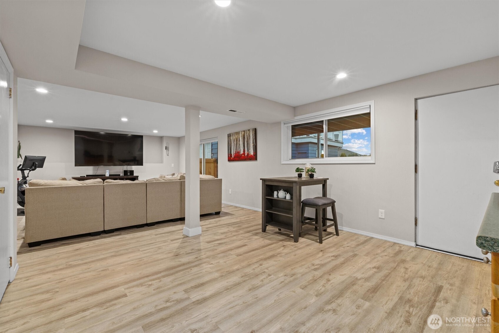 3415 N Garden Avenue Property Photo 25