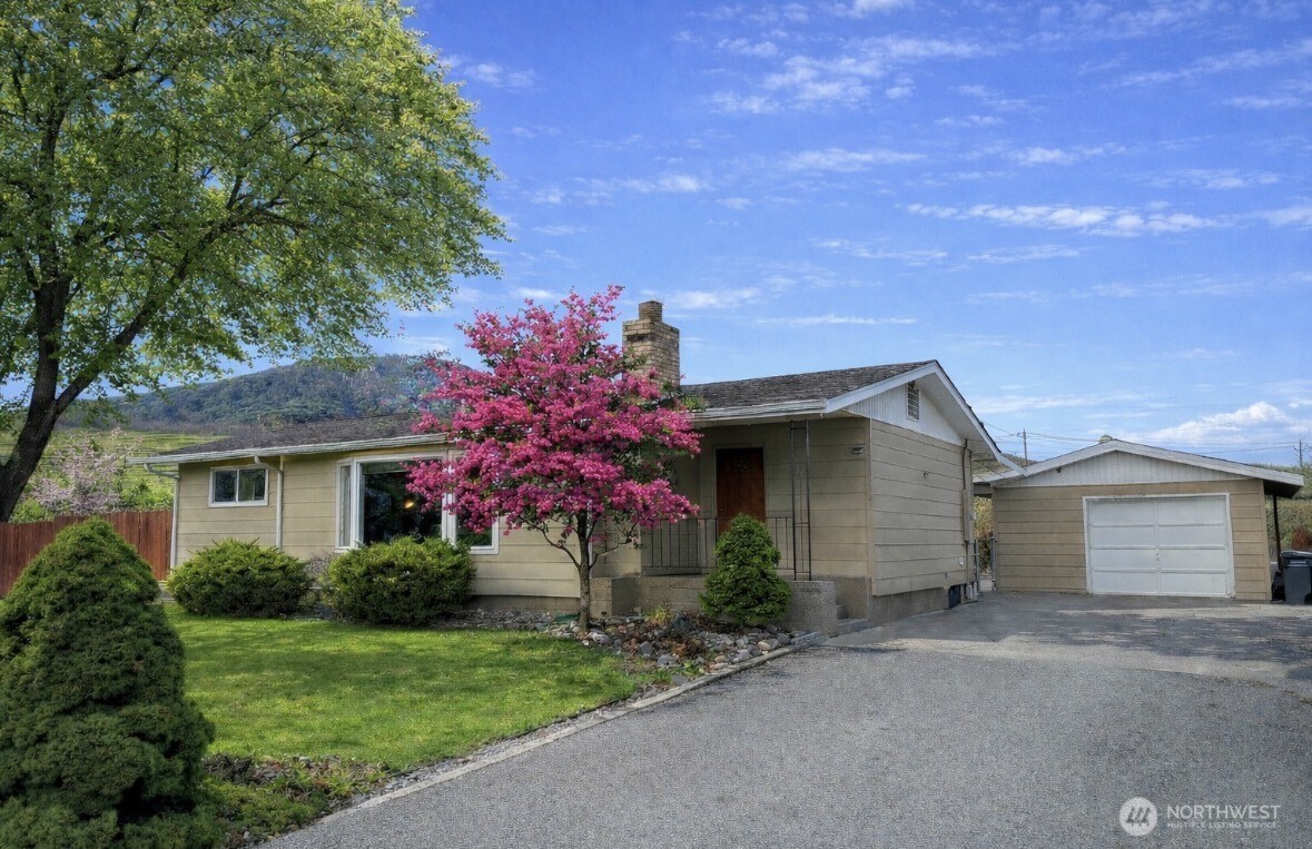 1127 Central Avenue Property Photo 1