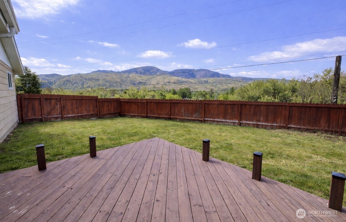 1127 Central Avenue Property Photo 6