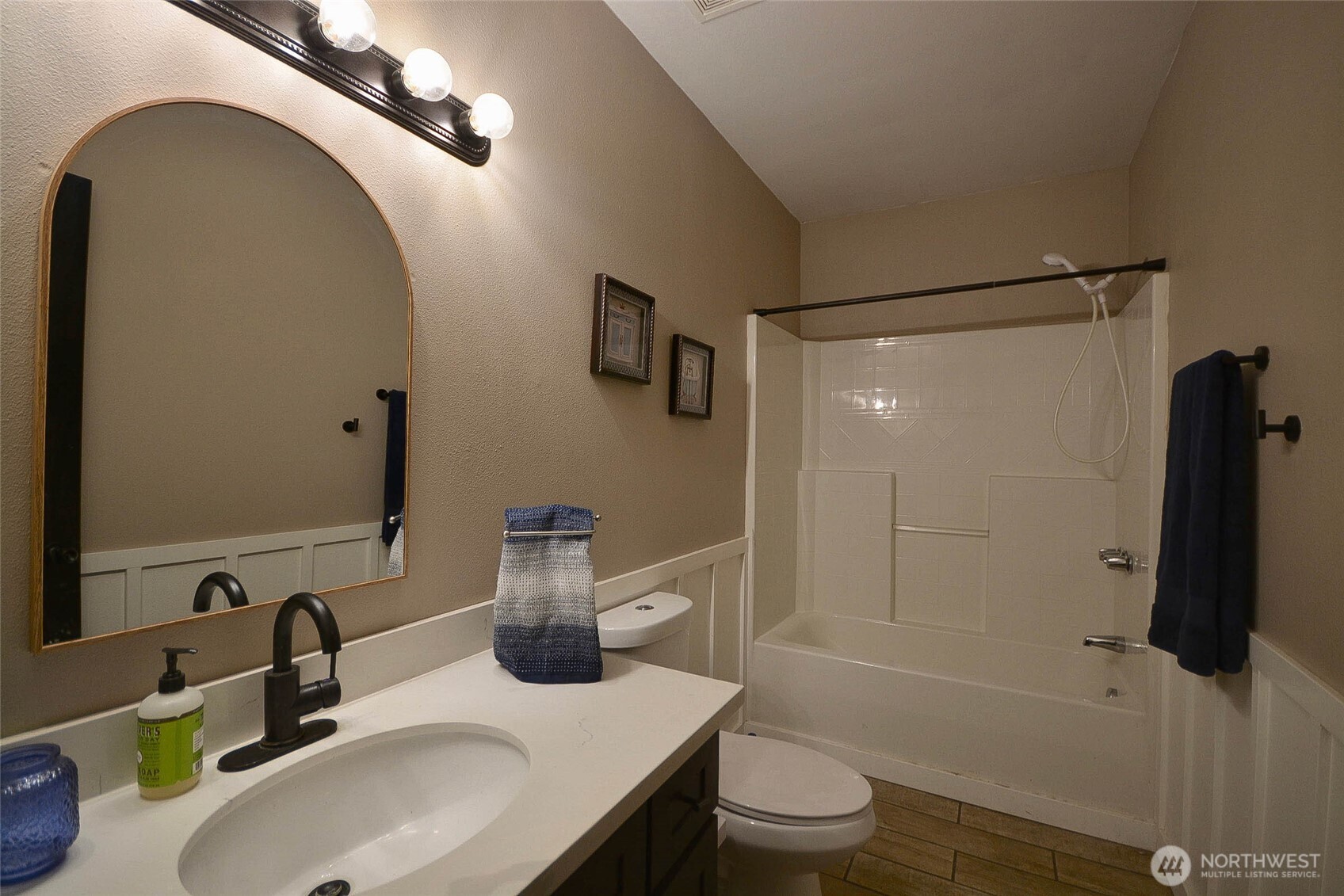 258 Wichman Street Property Photo 9