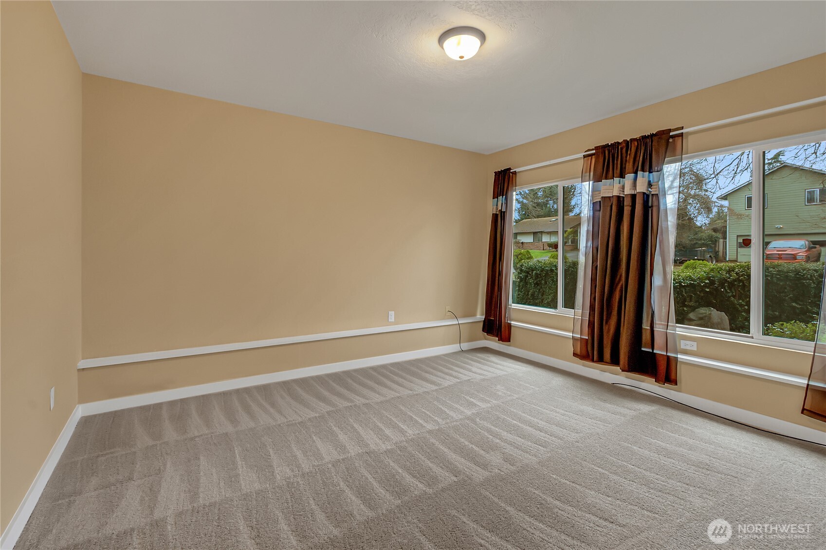 9310 Pinedrop Drive Property Photo 13