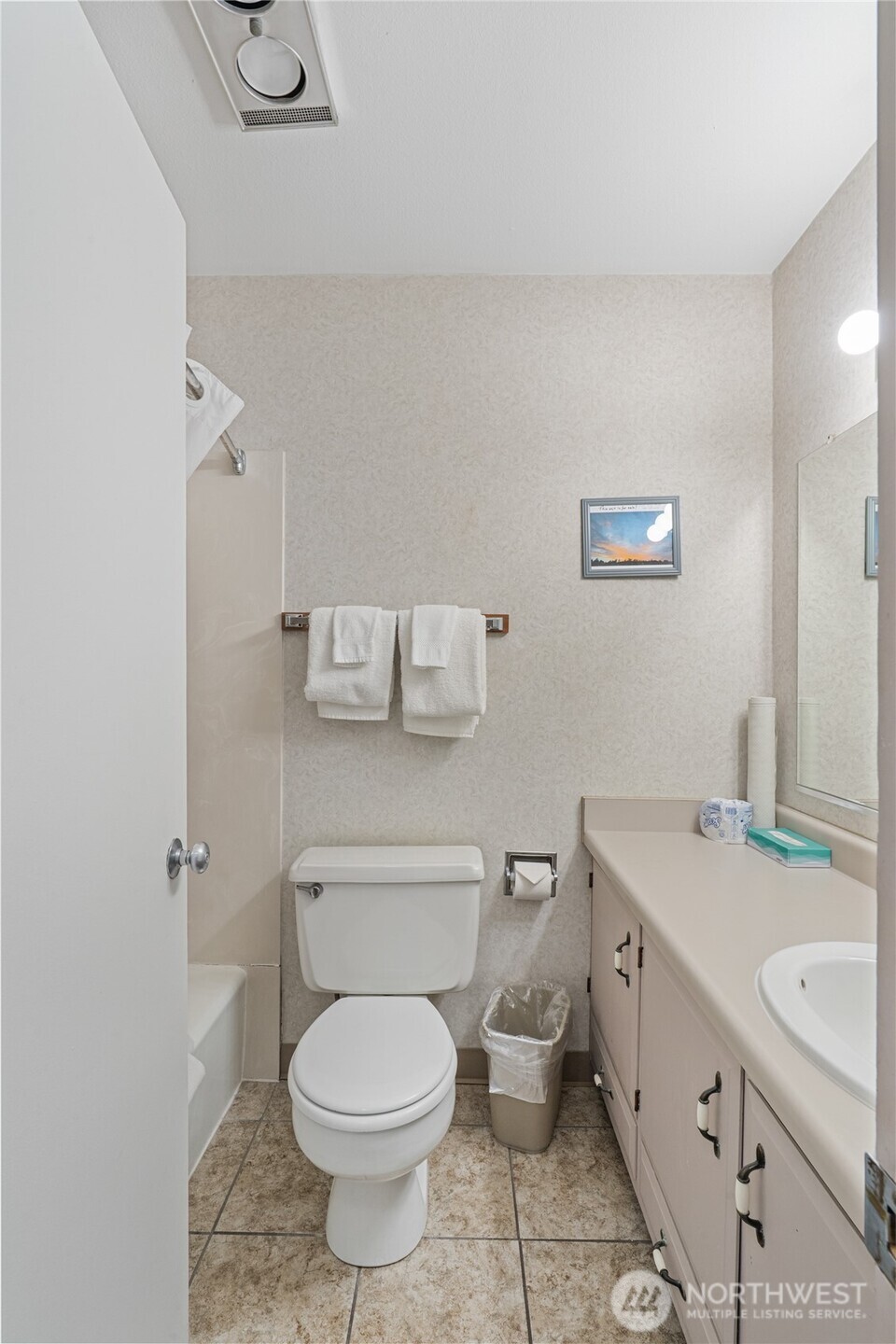 615 Ocean Shores Boulevard 303 Property Photo 13