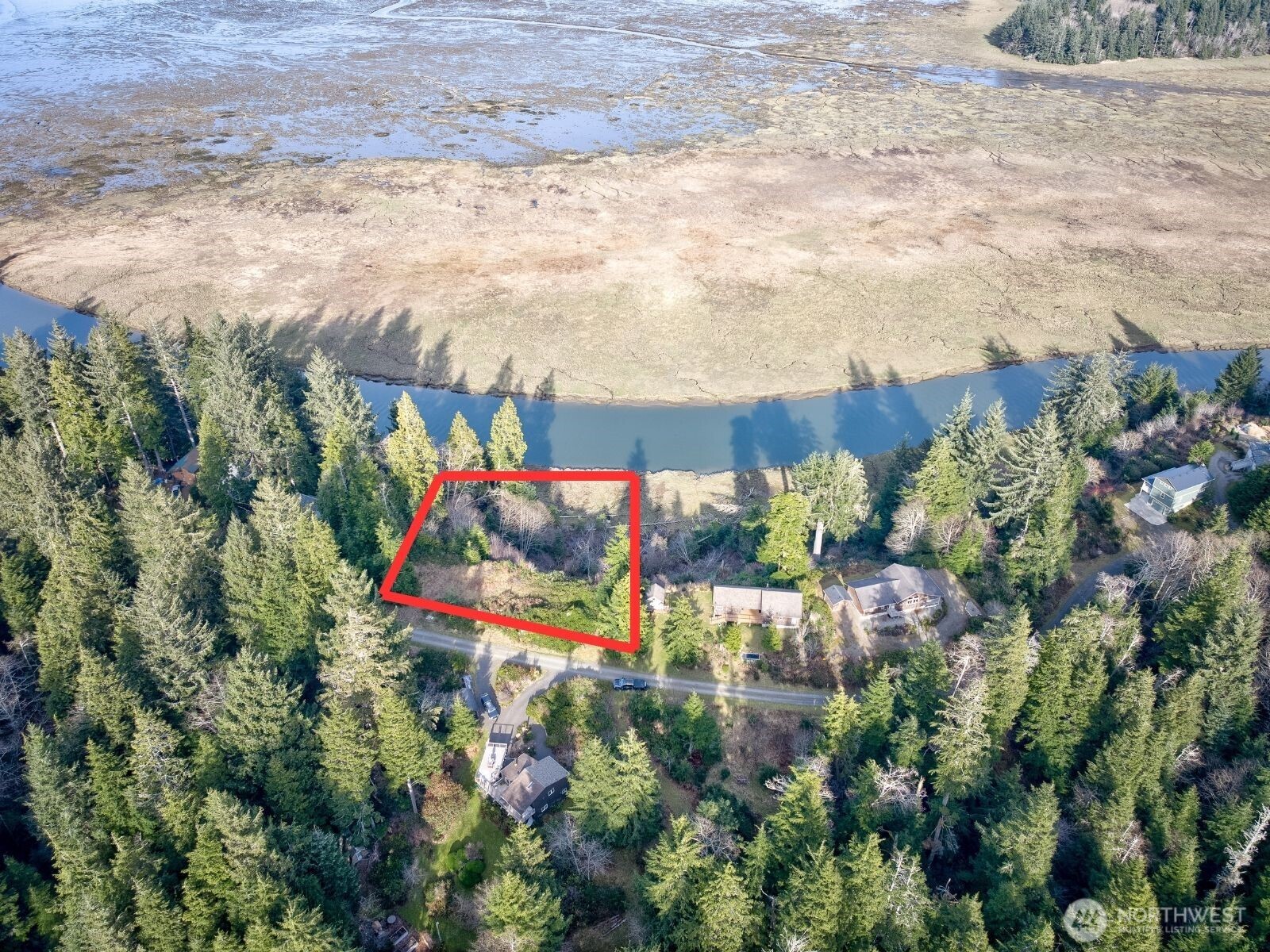26 Lynn Point Lane Property Photo 3