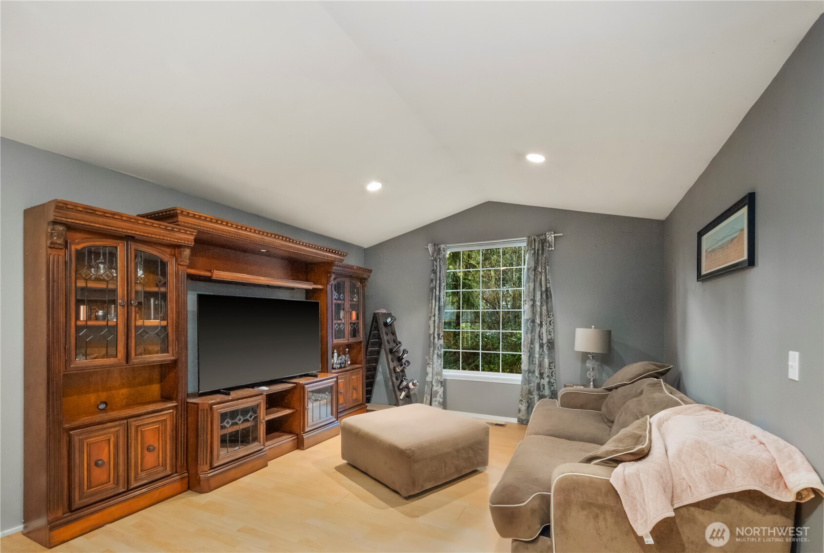 10405 Olympic Place Property Photo 2