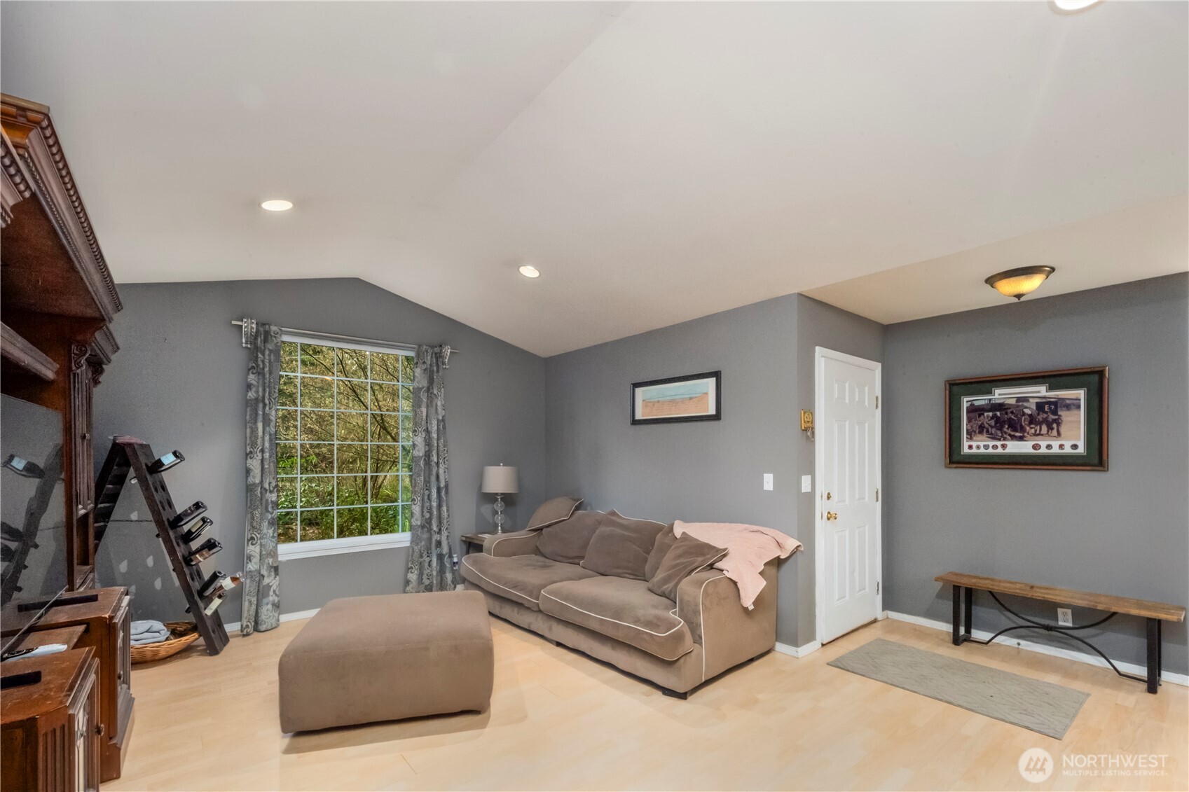 10405 Olympic Place Property Photo 4