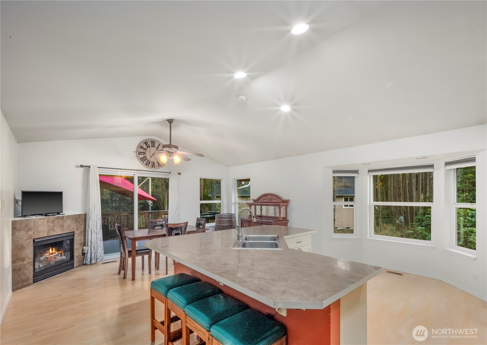 10405 Olympic Place Property Photo 8