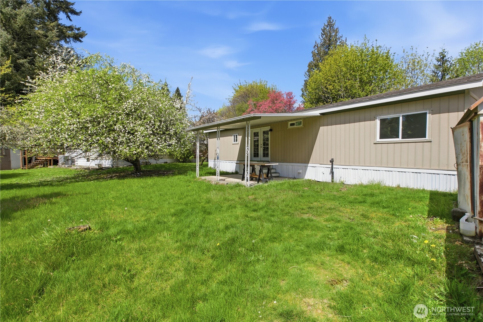 11517 155 Avenue Property Photo 2