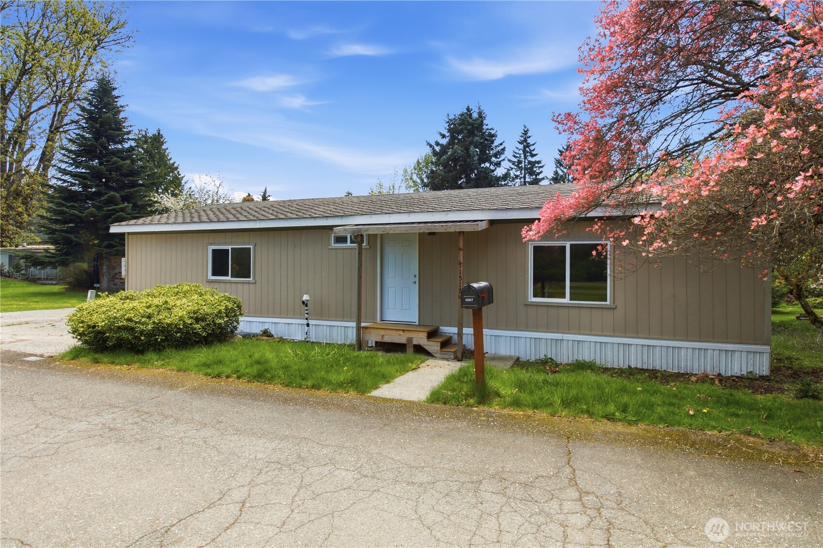 11517 155 Avenue Property Photo 3