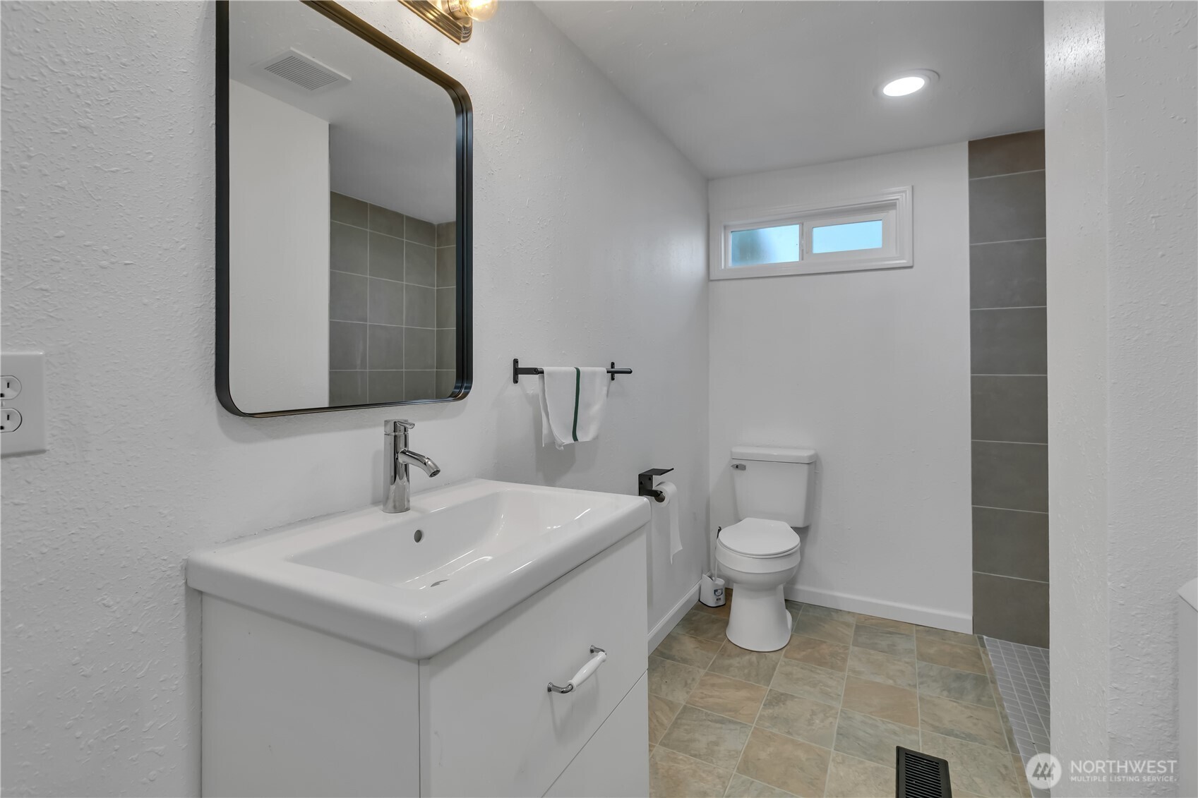 11517 155 Avenue Property Photo 17