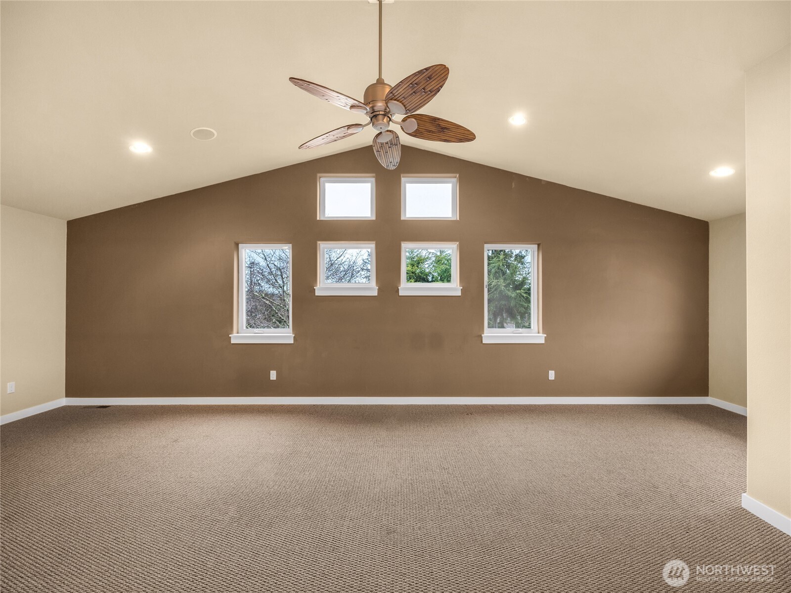 31102 J Place Property Photo 18
