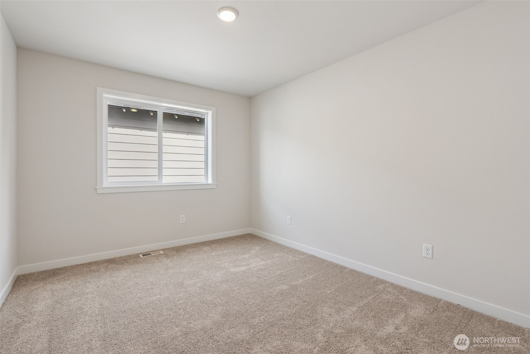2055 Ne Norseman Way Property Photo 25