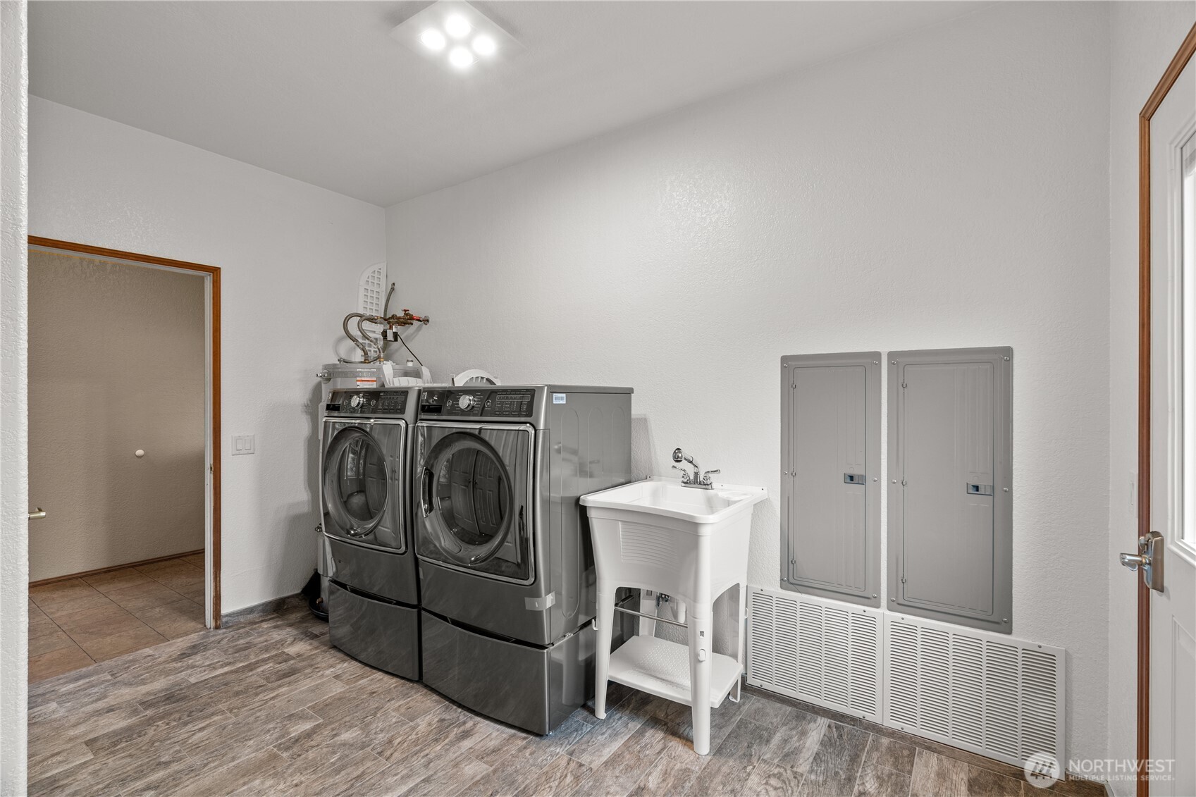 100 S 9th Street Property Photo 22