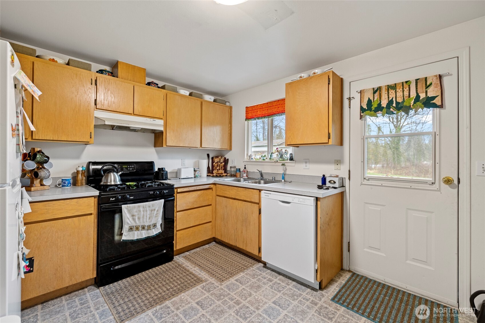 45082 Shields Court Property Photo 10
