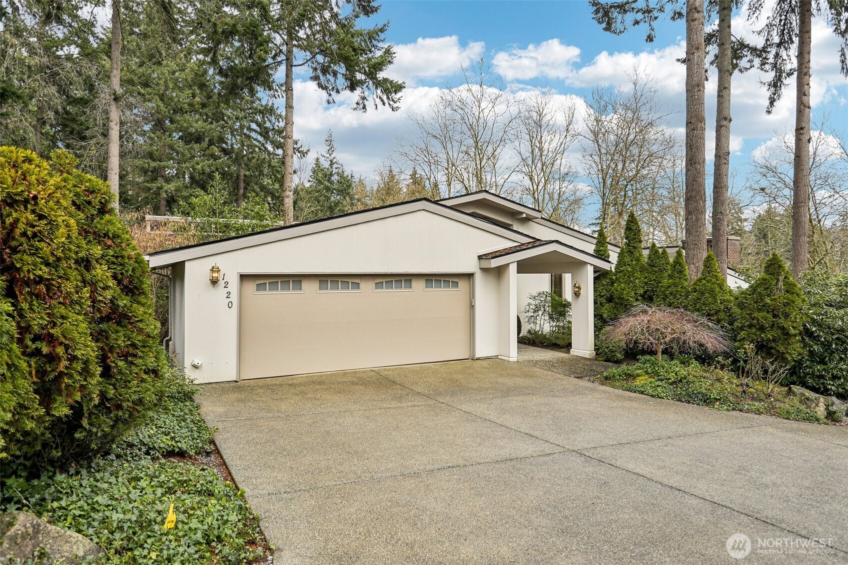 1220 80th Place Property Photo 2