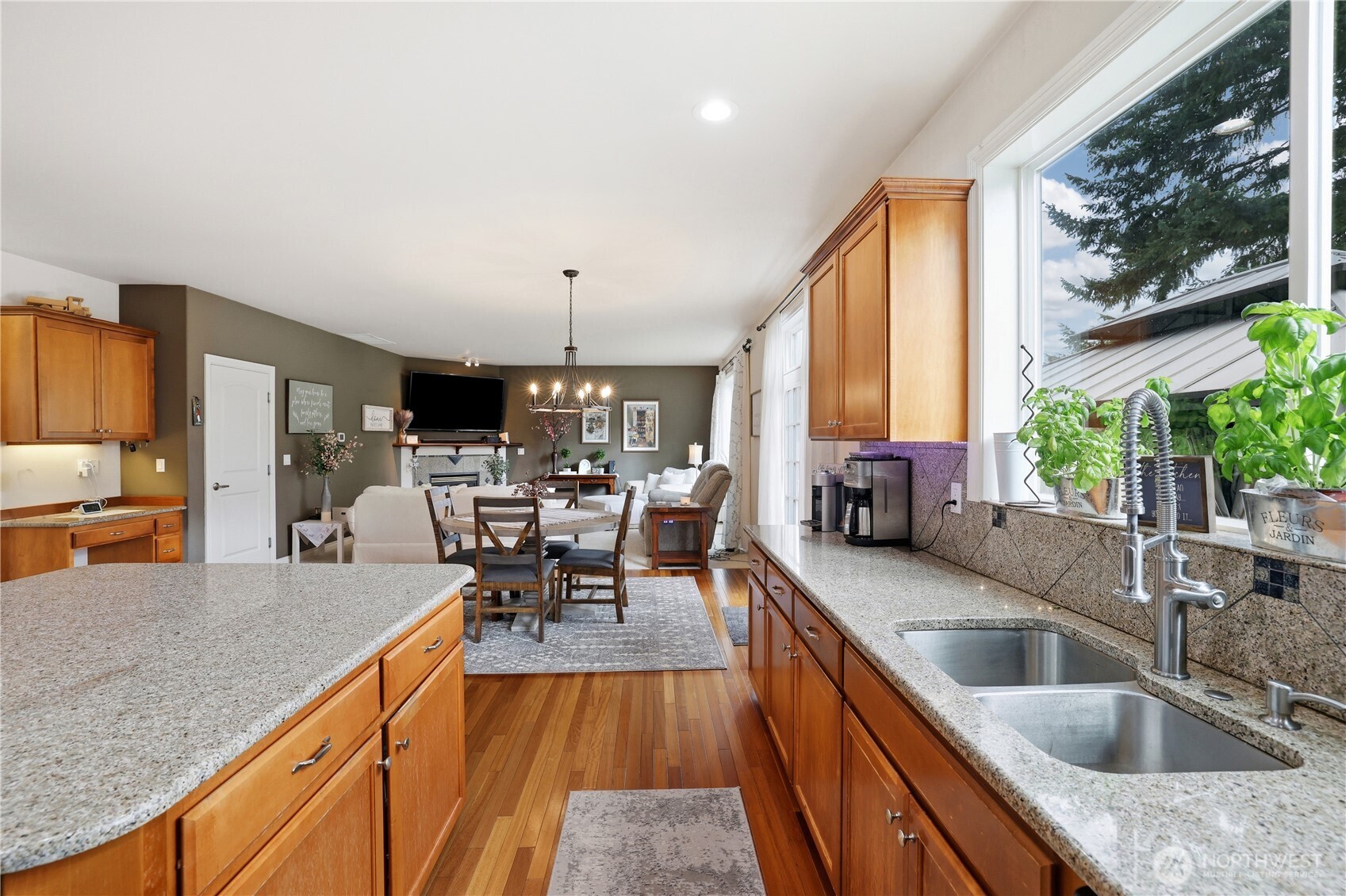 655 Joy Street Property Photo 13