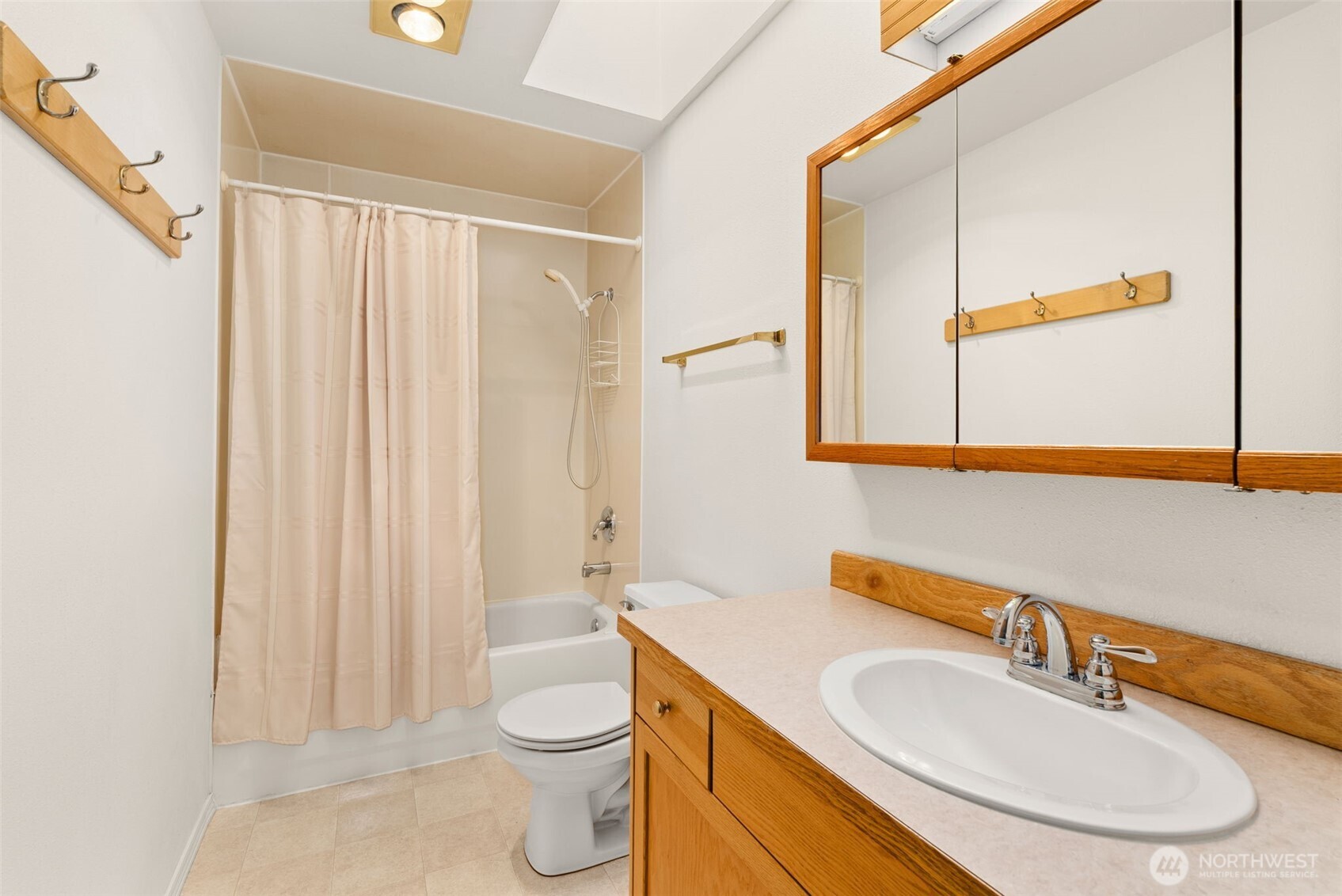 570 Wynooche Valley Road Property Photo 14