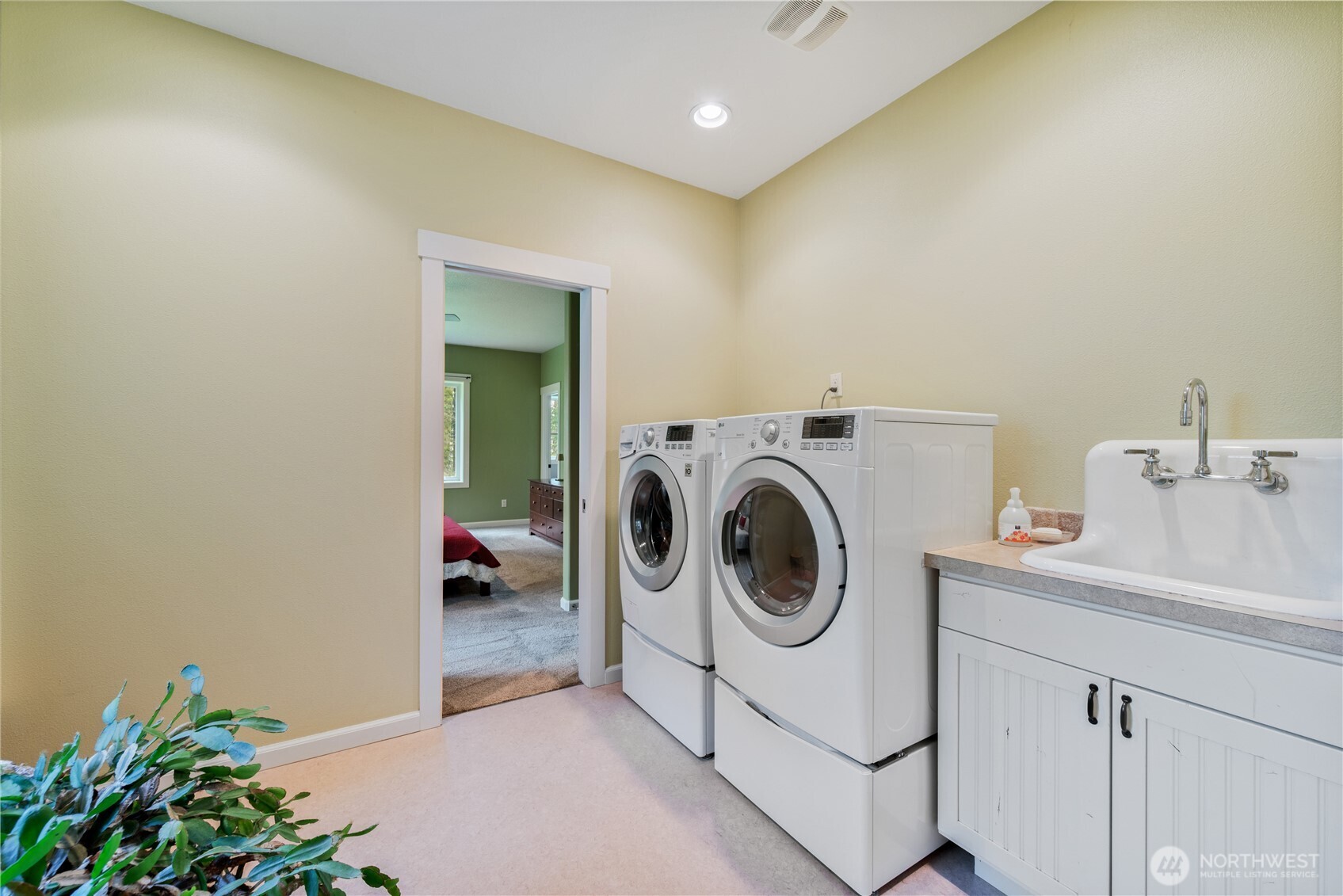 180 Trinity Drive Property Photo 18